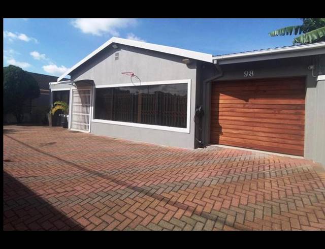 3 BEDROOM HOUSE FOR SALE IN OVERPORT